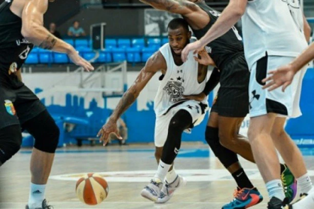 CRNO-BELI PONOVO BOLJI OD DULETA: Mekintajter dominirao, Partizan savladao Kluž!