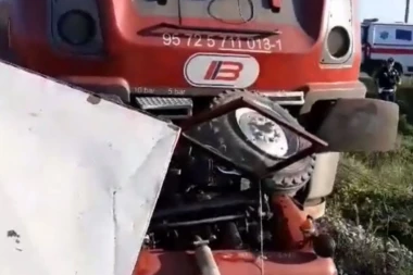 (VIDEO) Voz je "zgužvao" traktor kao da je od papira: Strašni detalji nesreće u Kniću