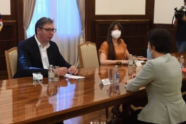 (FOTO) Vučić sa Čen Bo o razgovorima u Vašingtonu i toku dijaloga u Briselu