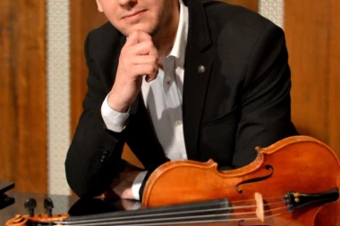 ZA SVE OBOŽAVAOCE VIOLINE! Večeras na "Osmom Strings festivalu" nastupa jedan od naših najpoznatijih violinista Dušan Panajotović!