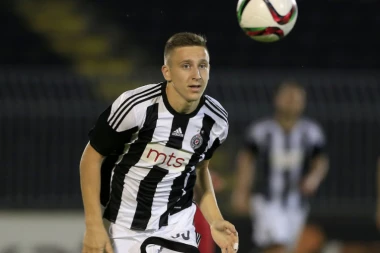 ČOLO NE RAČUNA NA NJEGA: Šaponjić ponovo u crno-belom dresu?