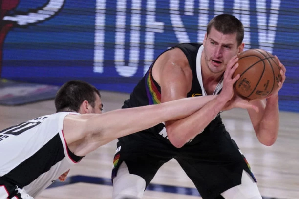 JOKIĆ PLESAO, DENVER SE ISTRESAO: Srbin urnisao Kliperse za 7. meč!