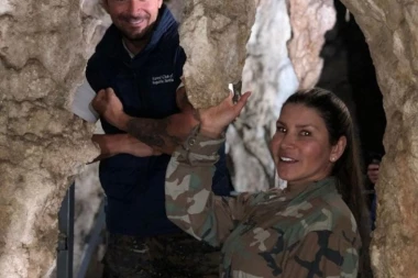 (FOTO) Zar ovakvu veličinu miševi da ubiju?! OSVANULE ČITULJE ZA STOJANOVIĆA: Majka, brat i devojka Sonja ostavili dirljive poruke za likvidiranog mladića!