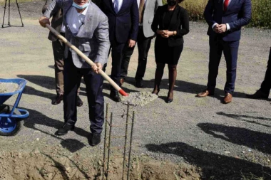 Kamen temeljac za još jednu zgradu koju finansira Beograd