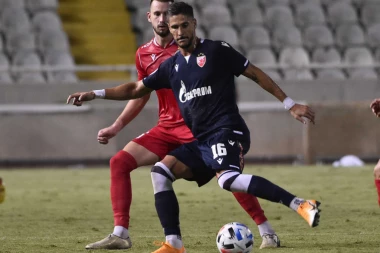 (TVITER) DELIJE POTPUNO POBESNELE: Falćineli na ŽESTOKOM udaru navijača Crvene zvezde!