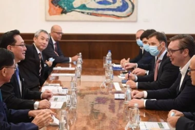 (FOTO) NOVA ULAGANJA U SRBIJU: Vučić se sastao sa predstavnicima japanske kompanije Nidec