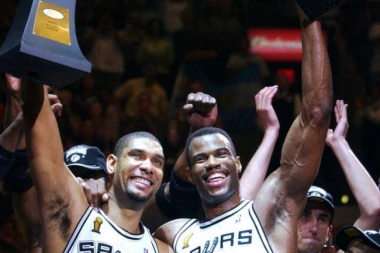 CUNAMI NA JADRANU: Admiralov sin uplovio u luku Bar