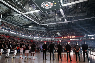 HUMSKA GORI, "GROBARI" U EKSTAZI: Monstruozni Amerikanac u Partizanu!