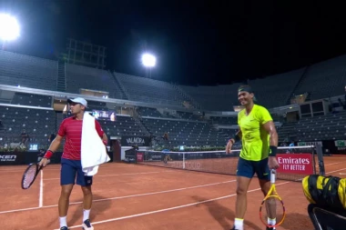 ZBOG RAFE DRUŠTVENE MREŽE GORE: Koronavirus je UDARNA VEST u Rimu!