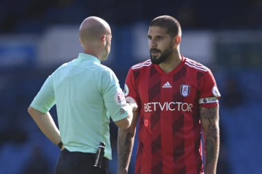 (VIDEO) MITAR REŠETAO UZALUD: Srbin dvostruki strelac u goleadi na "Eland roudu", Lids ipak slavio!