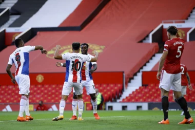 HLADAN TUŠ NA SAMOM STARTU ZA JUNAJTED: Palas srušio "đavole" na Old Trafordu!