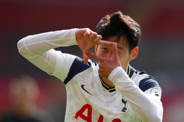 (VIDEO) PONOVO SEDMICA U PREMIJER LIGI: Son sa četiri komada srušio "svece"