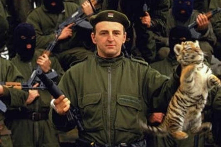 Evo šta se dogodilo sa Arkanovim tigrom: Željko se nije odvajao od svog ljubimca, jednom ga je čak pustio i na teren Obilića