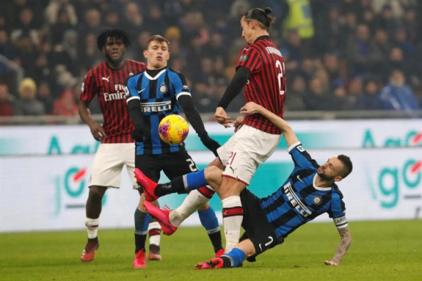 DERBI DELA MADONINA ZA SRBINA: Naš reprezentativac bira između milanskih velikana