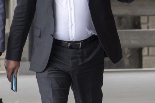 AFERA KOJA TRESE SRBIJU! POLICIJSKI PUKOVNIK PRED SUDIJAMA: Simiću zabranjeno  da govori o poršeu!