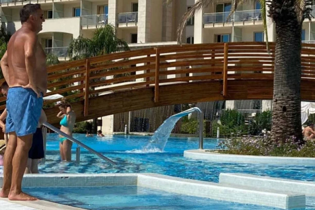 Babić tajkun kao Đilas: Direktor Koridora i član Predsedništva SNS na provod potrošio najmanje 5.000 evra