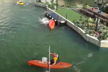 HIT SNIMAK: Kristijan i TREĆI PUT upao u jezero!