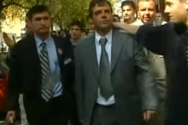 (FOTO, VIDEO) 20 GODINA OD ZAVRŠETKA VLADAVINE SLOBODANA MILOŠEVIĆA: Izbori koji su VLADARA 90ih poslali u PROŠLOST!