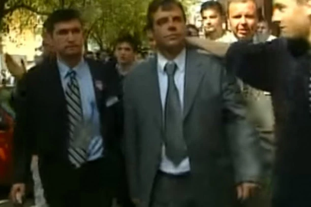 (FOTO, VIDEO) 20 GODINA OD ZAVRŠETKA VLADAVINE SLOBODANA MILOŠEVIĆA: Izbori koji su VLADARA 90ih poslali u PROŠLOST!