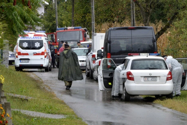 U TEŠKOM STANJU HITNO PREVEZEN U BEOGRAD: Muškarac (59) u čije se dvorište srušio MIG 21 zadobio teške opekotine!