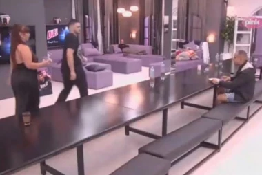 (VIDEO) ZOLA JE UŠAO U ZADRUGU! Odmah je prišao Mišelu i uradio OVO - SVI U NEVERICI!