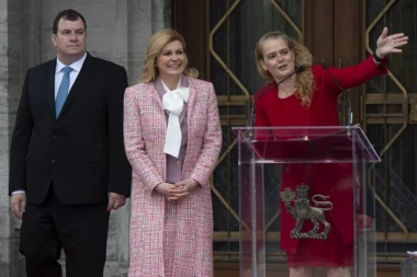 SUKOB U HRVATSKOJ VLASTI ZBOG AFERE "JANAF" I TAJNOG KLUBA: Kolindin muž, Milanović i Mesić orgijali s devojkama iz Srbije?