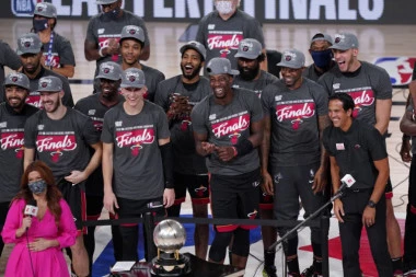 ADEBAJO RAZBIO BOSTON: Majami posle šest godina u finalu NBA lige!