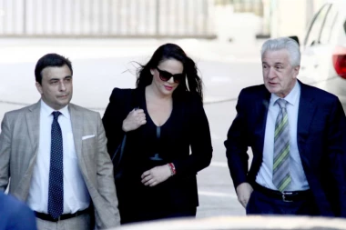 UHAPŠENA SRPSKA MANEKENKA: Prevarila ljude za milione, HITNO privedena, svi detalji PRONEVERE koja je šokirala javnost! (FOTO)