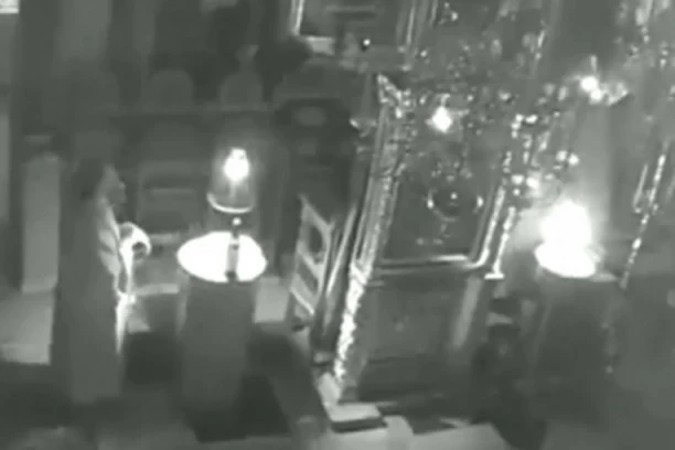(VIDEO) ČISTA VERA! Monasi na Svetoj gori mirno reaguju na zemljotres iako se sve trese oko njih