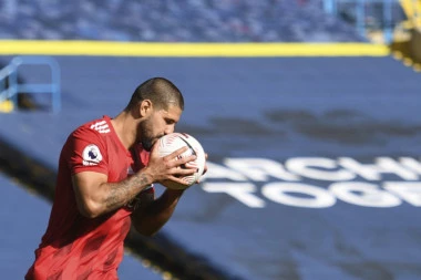 (FOTO) NOVI SRBIN NA OSTRVU: Mitrović dobija saigrača iz reprezentacije?