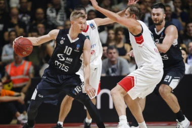 (FOTO) BOMBA ZA EVROKUP: Reprezentativac Srbije POTPISUJE!