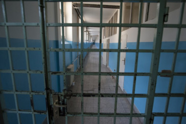 SLUČAJ UPRAVNIKA KPZ NIŠ DOBIJA EPILOG: Osumnjičen za primanje MITA od zatvorenika