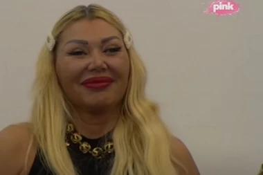 Odlepila: Bivša inspektorka se skinula gola i svađala sa zadrugarima!