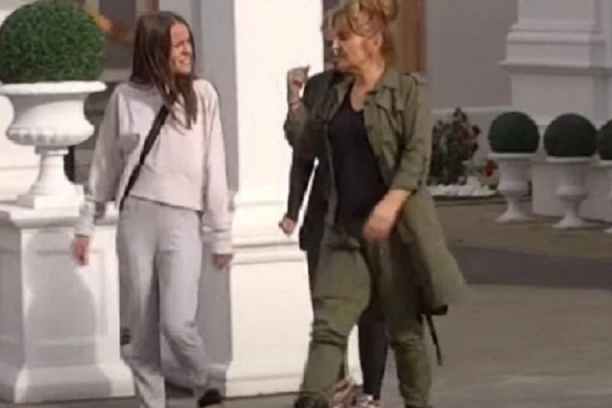 Lepotice, nemoj da ideš za mnom: Goca Džehverović se umalo sukobila sa devojkom koja je pljuvala njenog zeta!