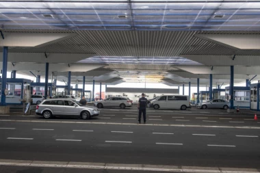 NIKAD SKUPLJE PATIKE! Šokantna zaplena srpskih carinika! (FOTO)