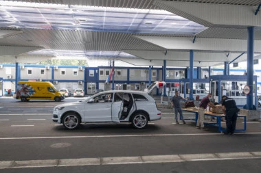 CARINICI OTKRILI PREVARU S DUVANOM ZA NARGILE! Na granici zaustavljena još jedna pošiljka švercovane robe!