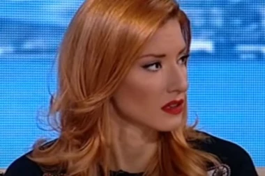 (FOTO) JOVANA JOKSIMOVIĆ ZGRANULA U JUTARNJEM PROGRAMU: Ispresecala gosta pitanjima, PA ONDA ODJEDNOM TRAŽILA USLUGU!