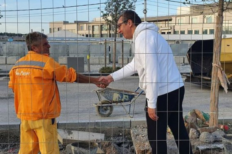 (FOTO) PONOS SRBIJE I BEOGRADA! Predsednik Vučić u jutarnjem obilasku gradilišta Beograda na vodi!