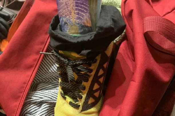 (FOTO) ŽEŠĆA ZAPLENA NA HORGOŠU: Zavrteće vam se u glavi kad vidite koliko novca su pokušali da prokrijumčare!