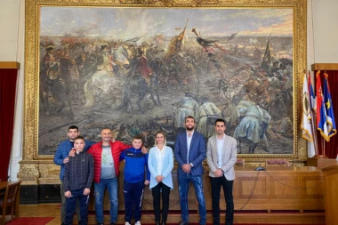 PRIJEM KOD GRADONAČELNIKA ZA SRPSKOG KRUZERAŠA: Veljko vodi Sombor  do titule šampiona!