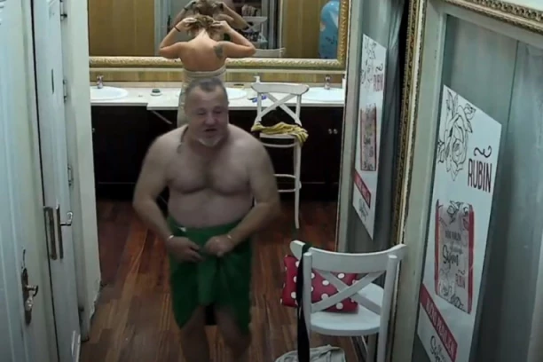 Vrištali od se*sa u tuš kabini: U Parove ušao producent po*no filmova, pa isto veče overio mlađu cimerku!