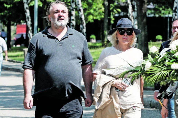 ŠTA SE DOGODILO SA NAVODNO USVOJENIM DETETOM LEPE BRENE: Godinama se BRUJALO o tome, a sada je konačno ISTINA ISPLIVALA NA VIDELO!