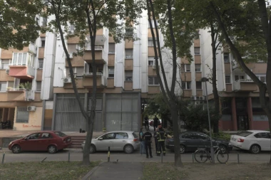 DETALJI DRAME NA NOVOM BEOGRADU! Zbog svađe sa devojkom pretio da će se baciti sa 8. sprata, potom sebi prerezao vene