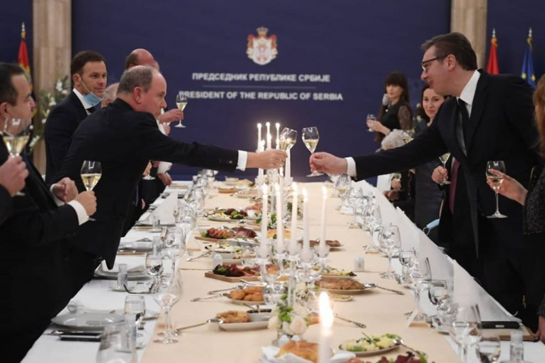 Predsednik Srbije priredio svečanu večeru u čast Alberta II