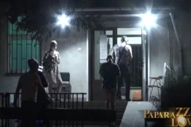 (VIDEO) LUNA SNIMLJENA ISPRED BOLNICE: Đoganijeva se testirala na KORONU, Miljković se nije odvajao od nje!