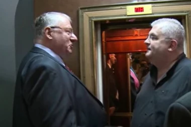 JOŠ JEDAN BISER U RIZNICI: Šešelj napisao knjigu o NENADU ČANKU uz UVREDLJIV NASLOV kako samo on to ume!