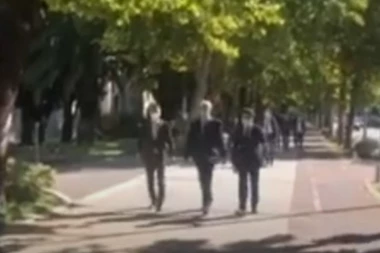 (VIDEO) POČINJU RAZGOVORI O VLADI: Krivokapić, Bečić i Abazović stigli kod Mila