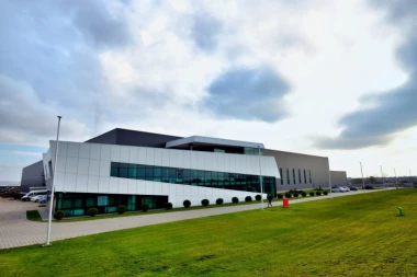 SPREMAN PRVI KONTEJNER JABUKA ZA INDIJU: MK Group sa svojom kompanijom članicom Agrounijom širi izvozni portfolio