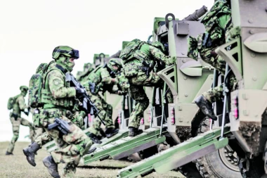 ZA PONOS NACIJE! NAJVEĆA VOJNA VEŽBA: Grmeće Srbija, vojska pokazuje sve što puca na zemlji i u vazduhu!