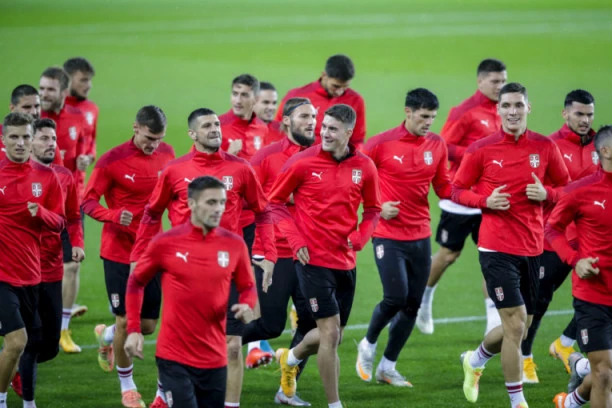 Zovu ga u Premijer ligu, ALI REPREZENTATIVAC SRBIJE IMA OČI SAMO ZA ZVEZDU!